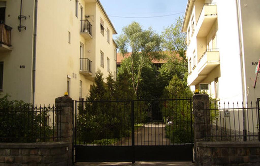 Home Away Apartment Budapest Room photo