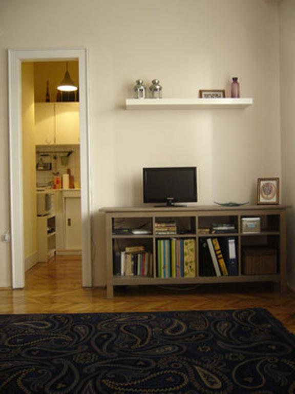 Home Away Apartment Budapest Room photo
